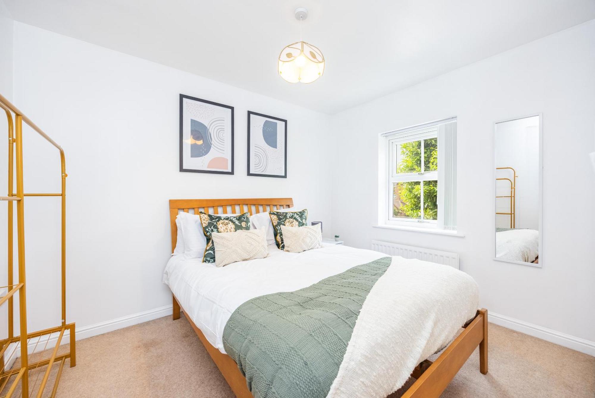 2 Tracy Avenue Villa Slough Dış mekan fotoğraf