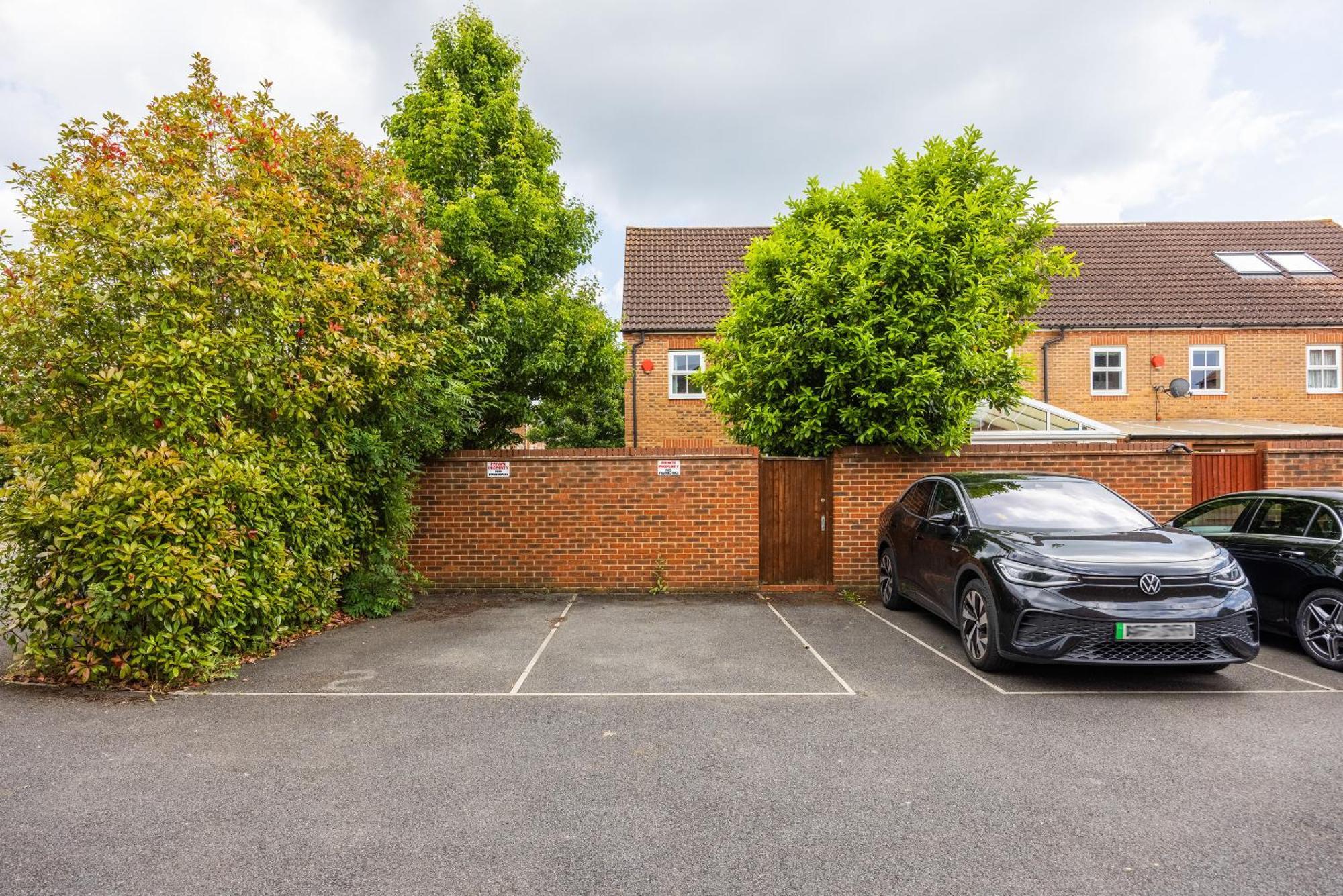 2 Tracy Avenue Villa Slough Dış mekan fotoğraf